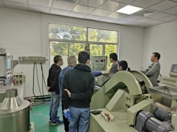 開(kāi)合式密煉機和造粒機工作視頻